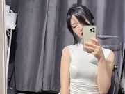 極品美女穿性感內衣手機自拍